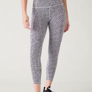 Athleta ULTIMATE STASH HIGH RISE TEXTURED 7/8 LEGGING - White Cheetah print XXS
